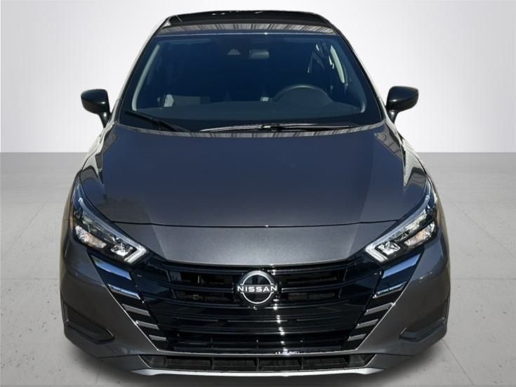2025 Nissan Versa 1.6 S photo 3