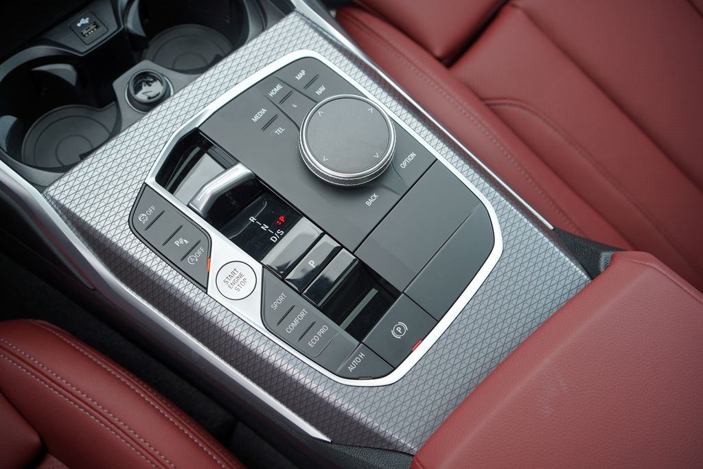 Thumbnail: 2026 BMW 3 Series - 18