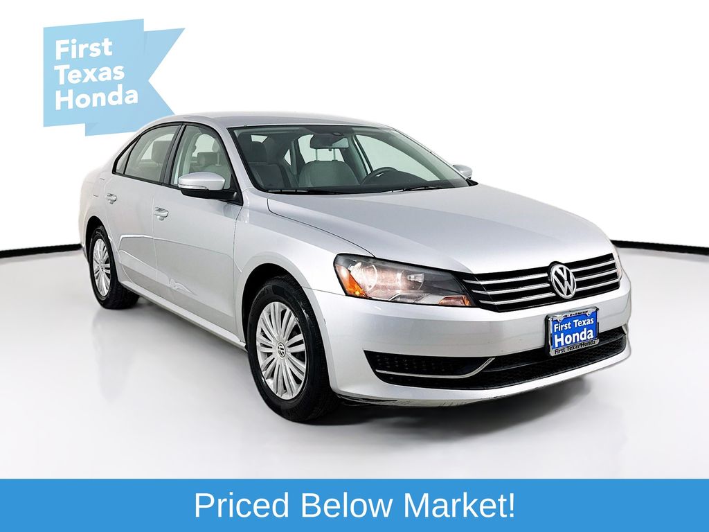 Reflex Silver Metallic 2015 Volkswagen Passat 1.8T S FWD Sedan Front-Wheel Drive 5-Speed Manual