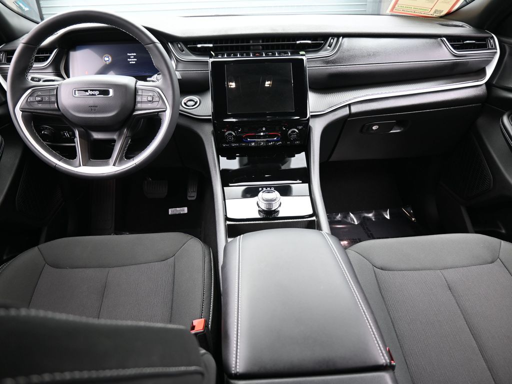 Used 2024 Silver Zynith Jeep Laredo image 38