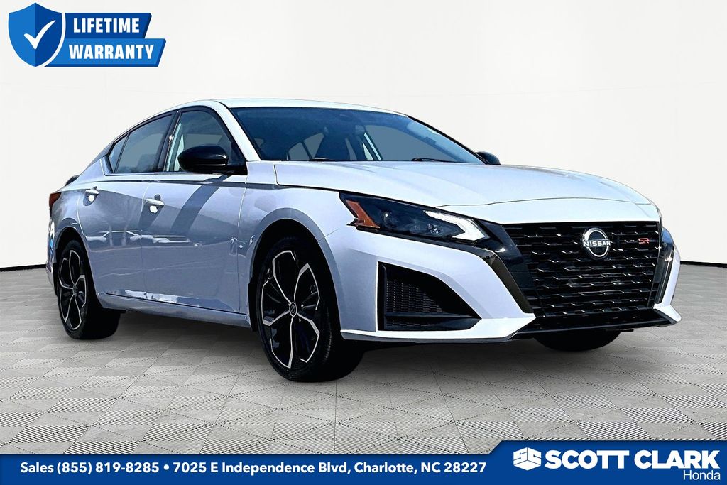 2023 Nissan Altima 2.5 SR