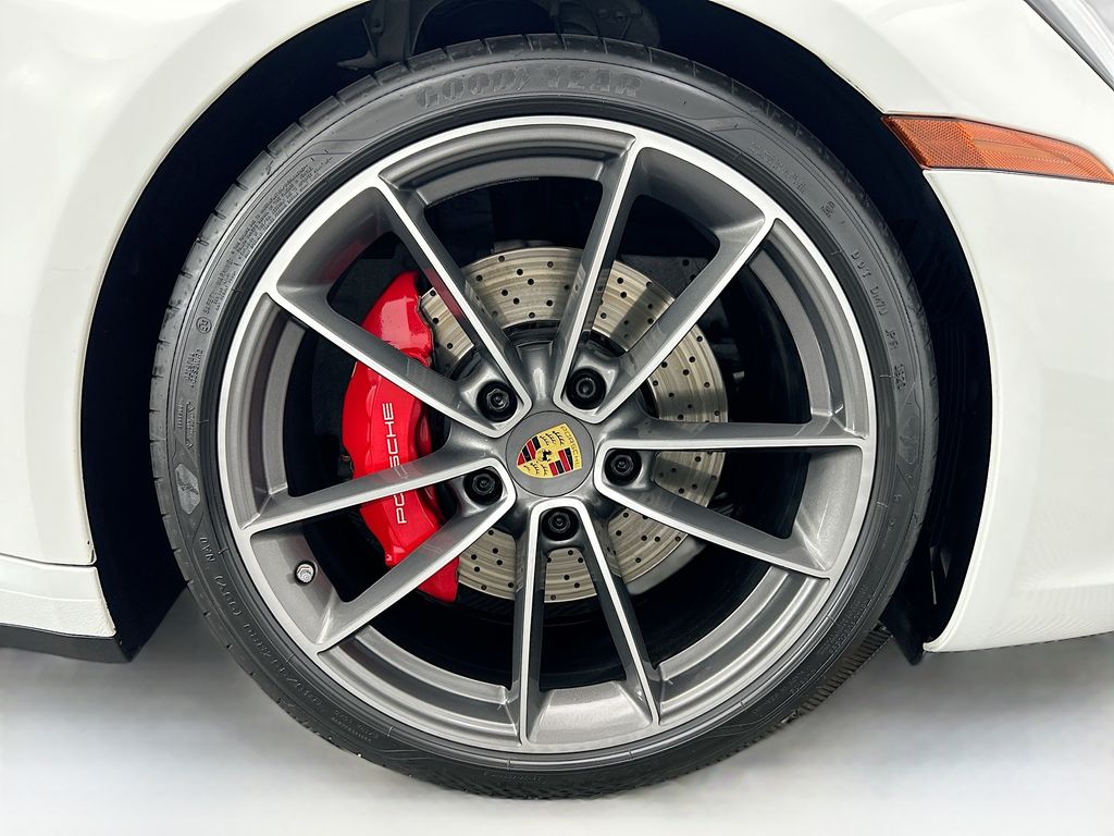 Thumbnail: 2021 Porsche 911 - 31