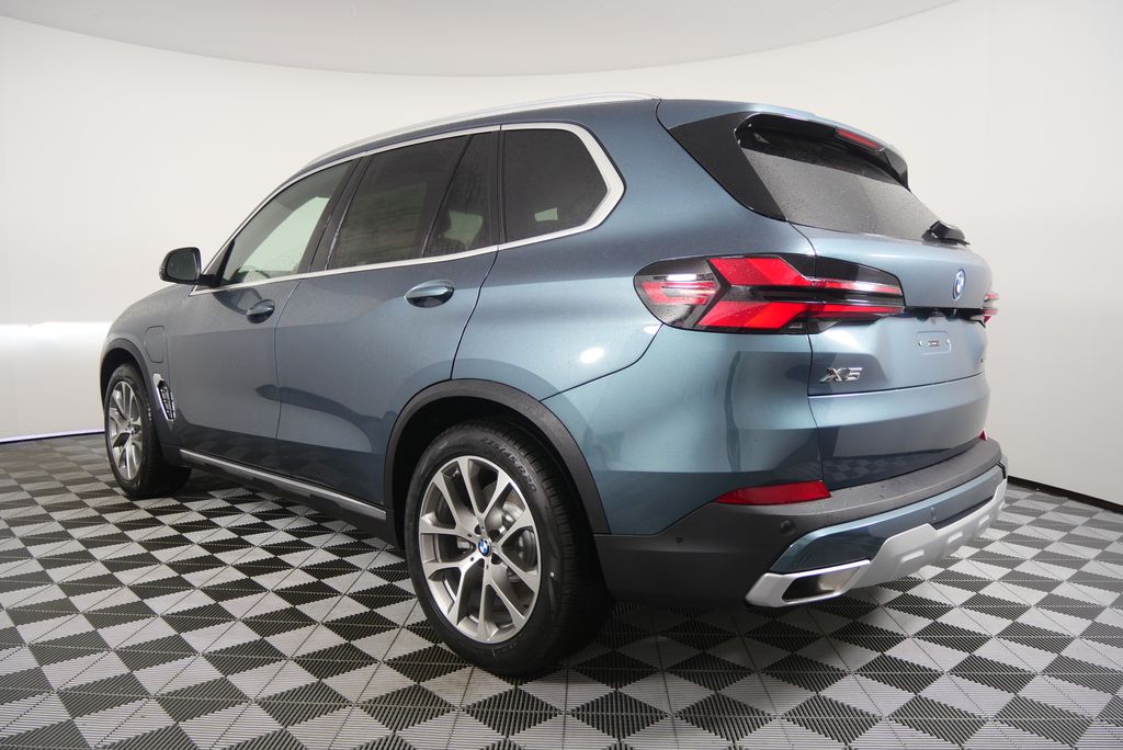 Thumbnail: 2026 BMW X5 - 5