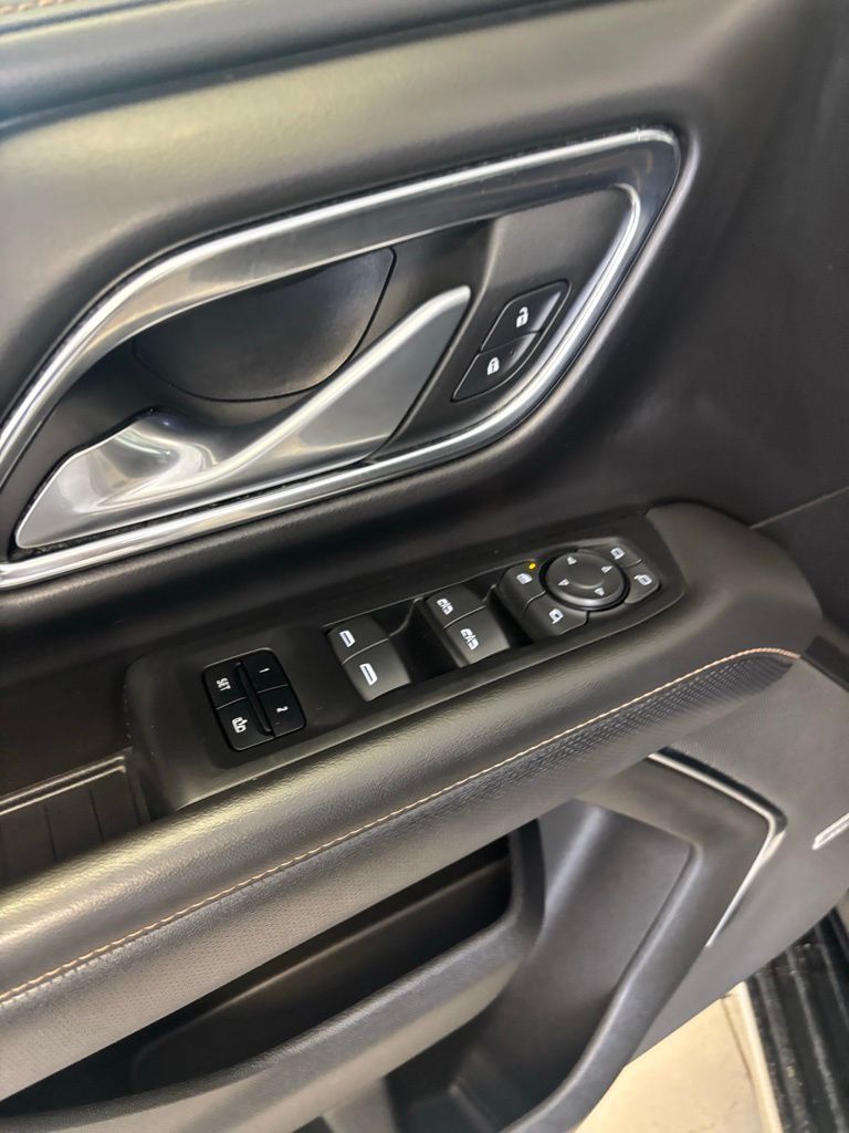 2022 GMC Yukon AT4 - Photo 11