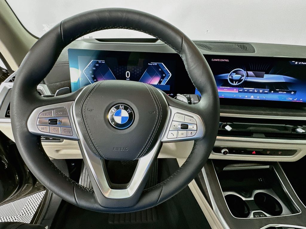 Thumbnail: 2024 BMW X7 - 11
