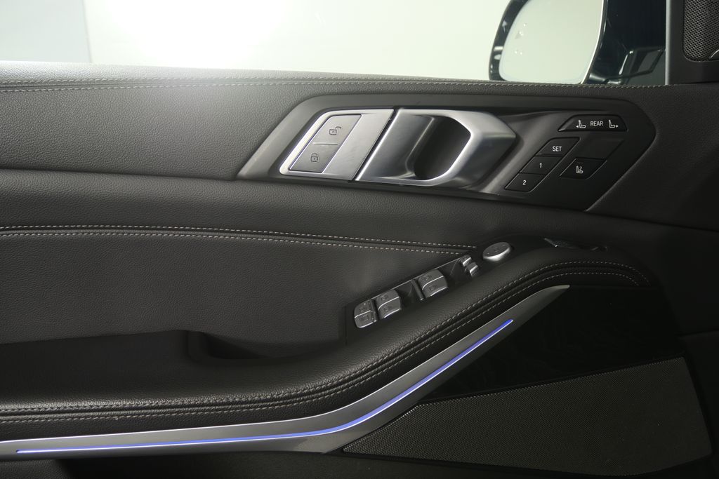 Thumbnail: 2020 BMW X7 - 8