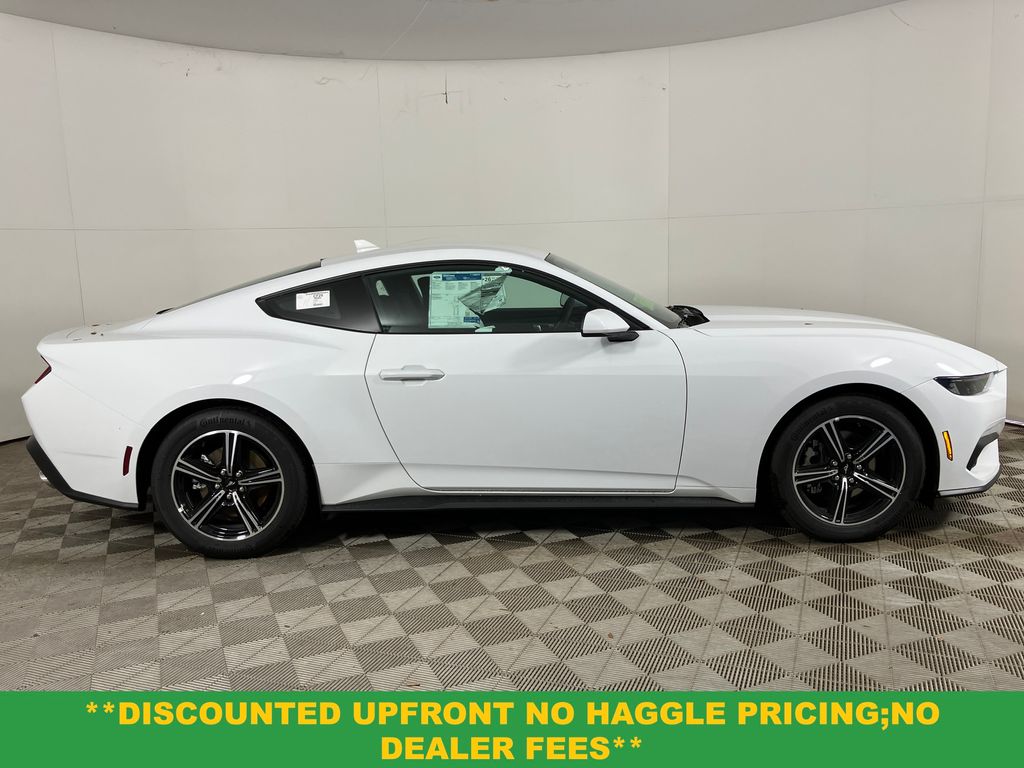 2025 Ford Mustang EcoBoost photo 3