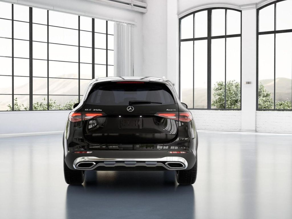 2025 Mercedes-Benz GLC 350 25