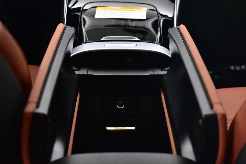 Thumbnail: 2025 Mercedes-Benz C-Class - 23