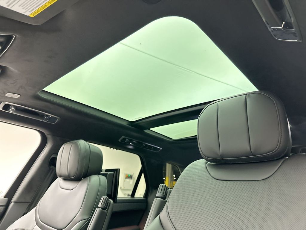 Thumbnail: 2025 Land Rover Range Rover Sport - 16