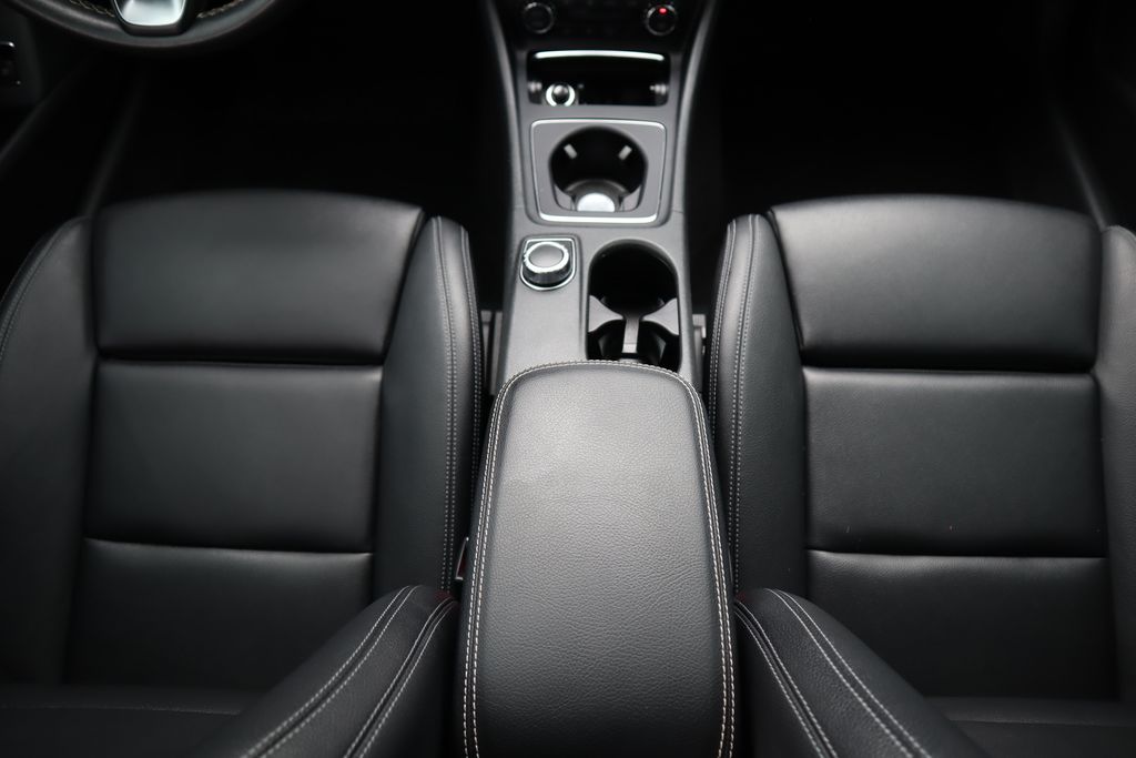 Thumbnail: 2017 Mercedes-Benz CLA - 16