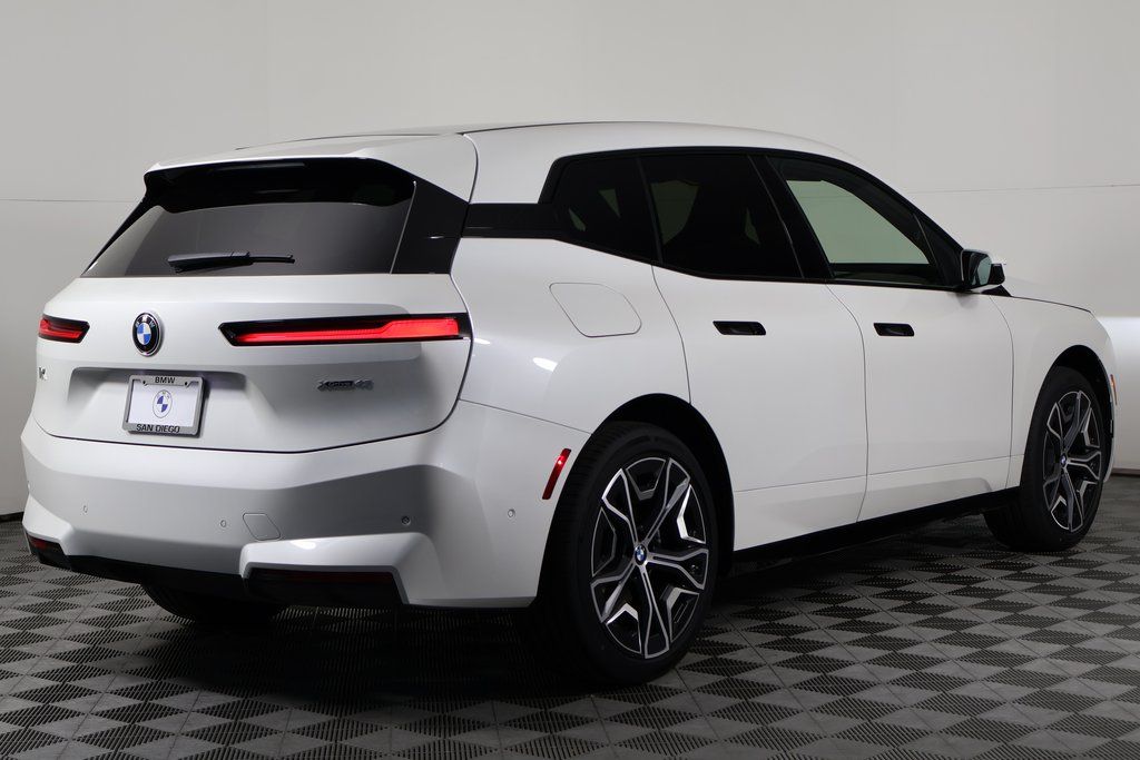 Thumbnail: 2026 BMW iX - 2