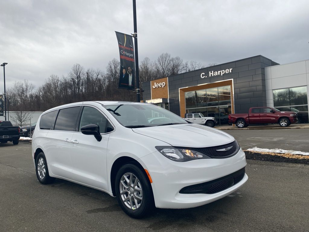 2026 Chrysler Voyager LX FWD