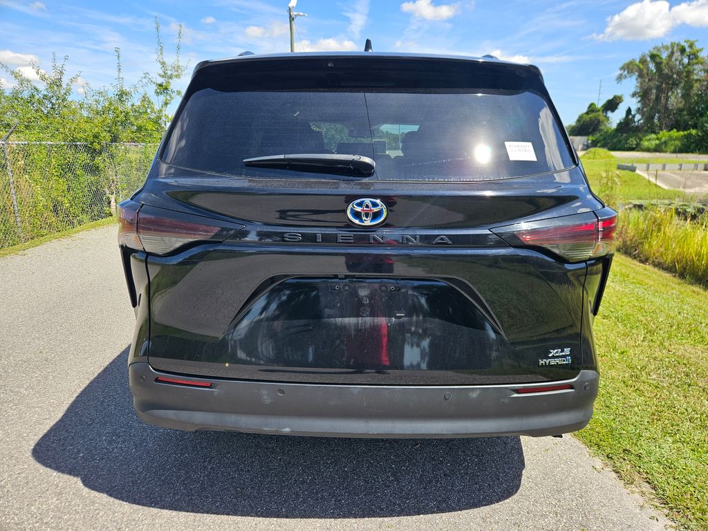 Thumbnail: 2024 Toyota Sienna - 4