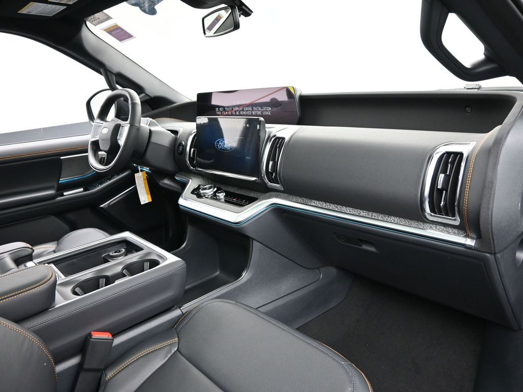 2025 Ford Expedition photo 29