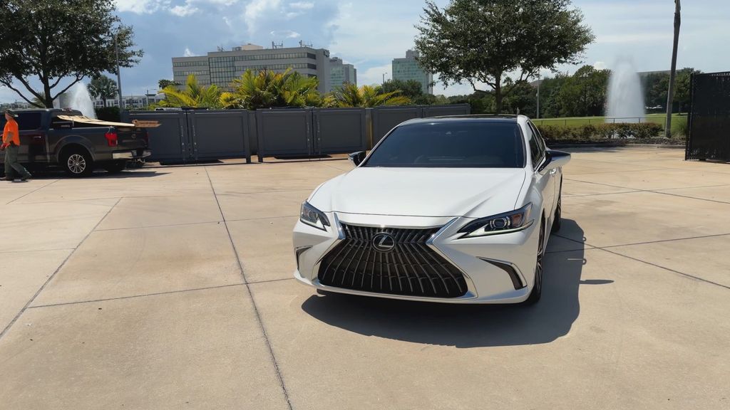 Thumbnail: 2023 Lexus ES - 4