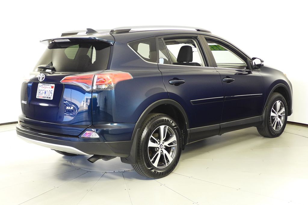 Thumbnail: 2018 Toyota RAV4 - 7