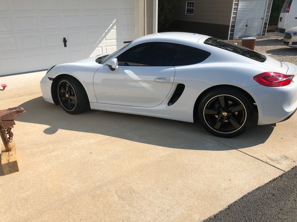 White 2015 Porsche Cayman Base Coupe Rear-Wheel Drive 6-Speed Manual