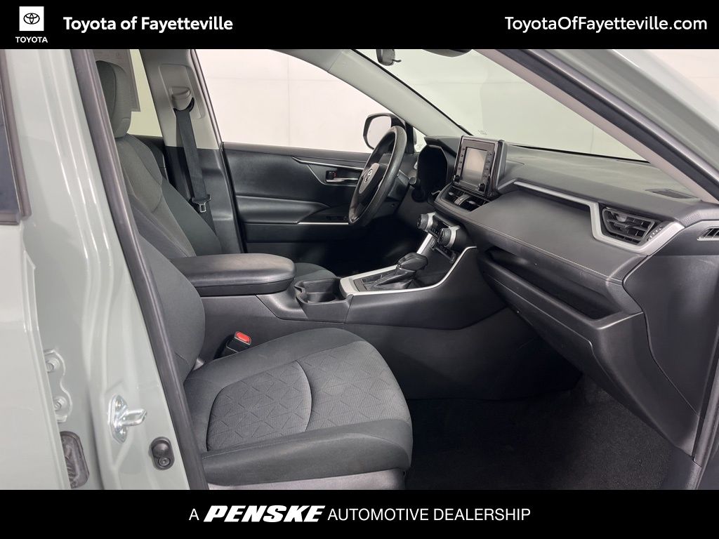 Thumbnail: 2021 Toyota RAV4 - 6