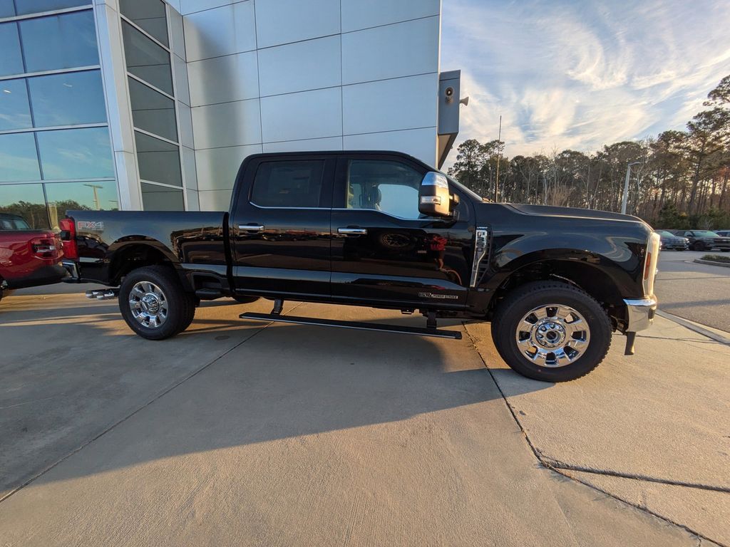 2026 Ford F-350 Super Duty LARIAT