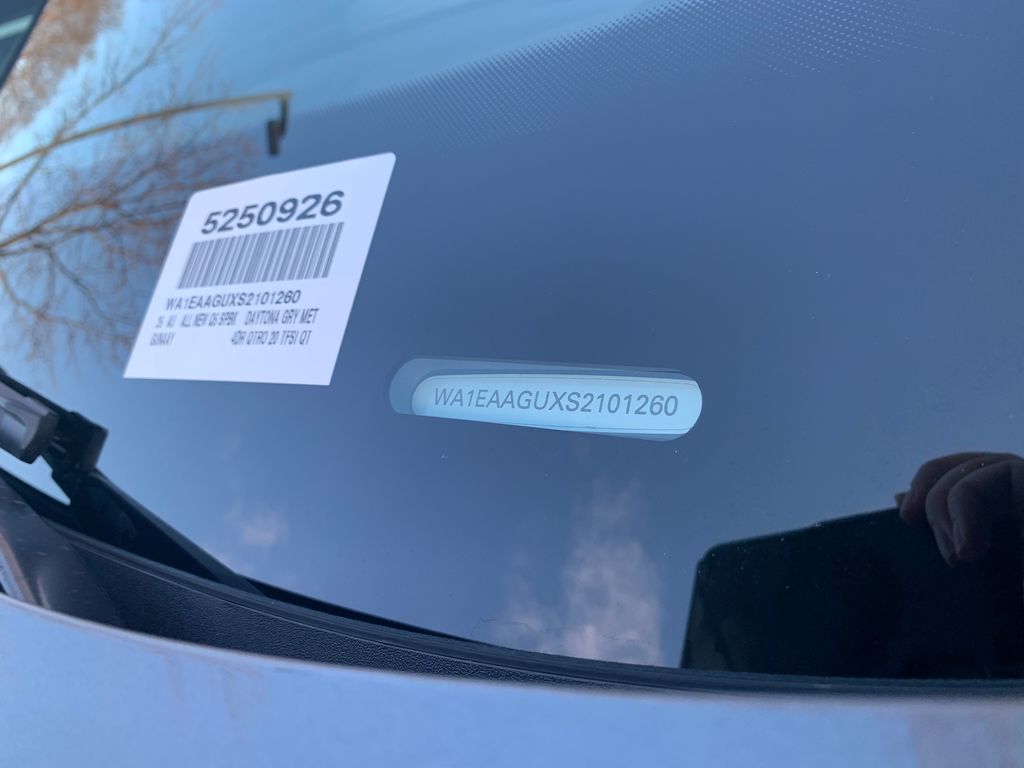 Thumbnail: 2025 Audi Q5 - 9