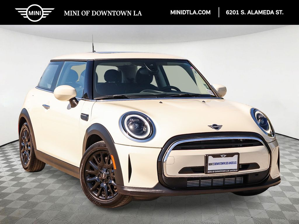 Pepper White 2023 MINI Cooper Hatchback Front-Wheel Drive 7-Speed Automatic