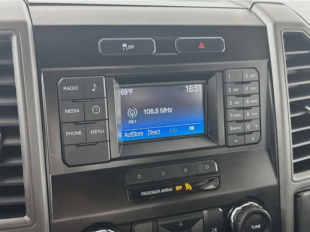 Used 2019 White Ford XL image 17