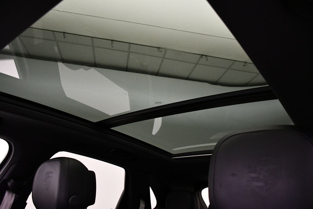 Thumbnail: 2023 Porsche Cayenne - 20