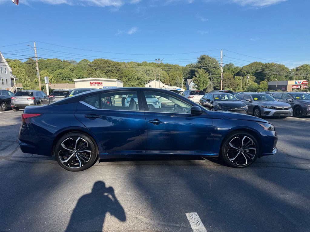 Used 2024 Nissan Altima Sedan