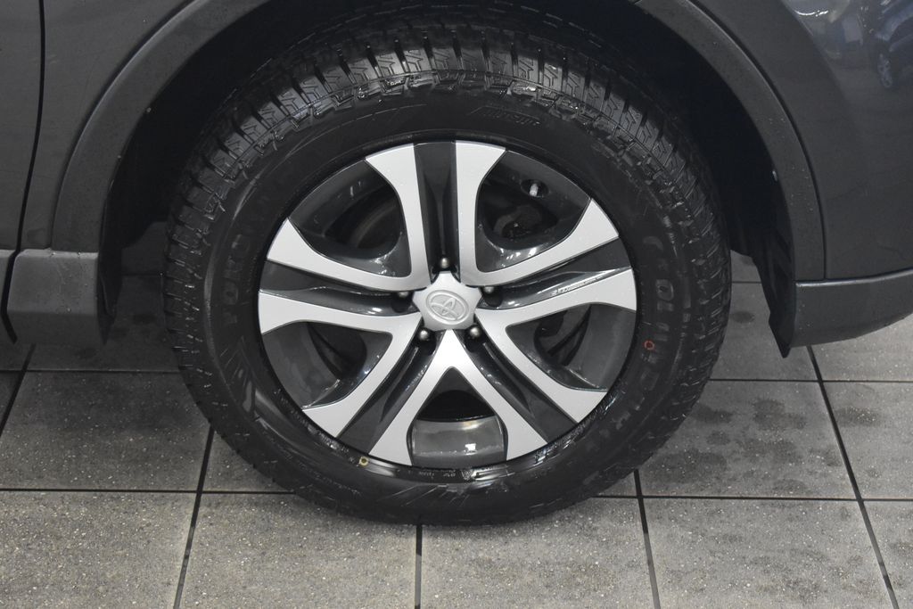 Thumbnail: 2018 Toyota RAV4 - 10