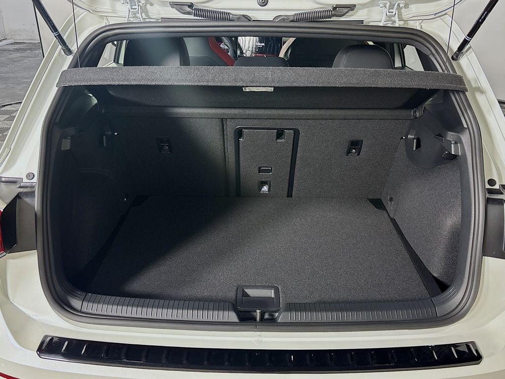 2025 Volkswagen Golf GTI 2.0T SE