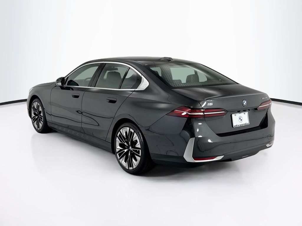 Thumbnail: 2026 BMW i5 - 7