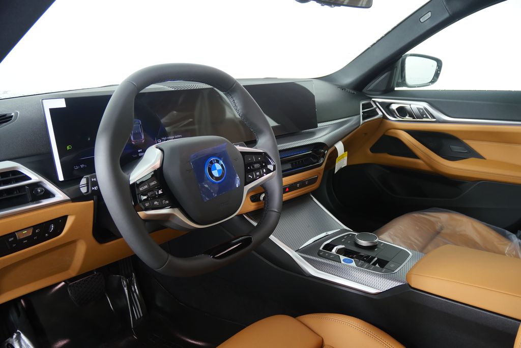 Thumbnail: 2025 BMW i4 - 12