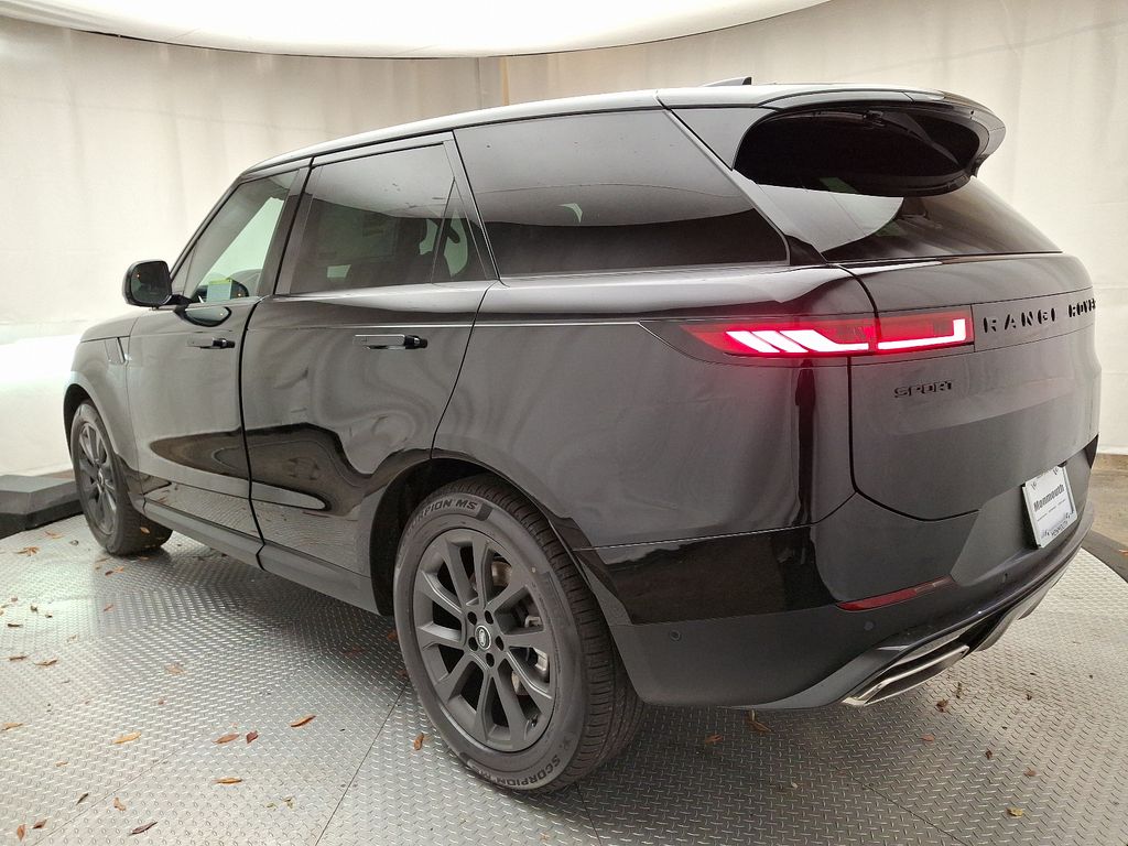 2025 Land Rover Range Rover Sport SE 4