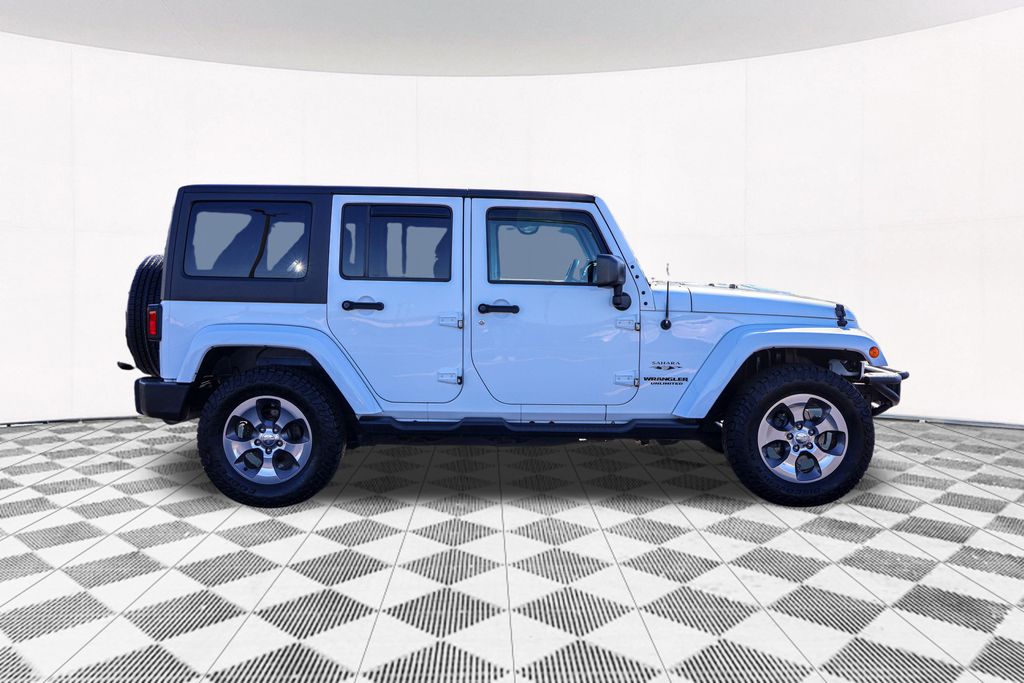 2016 Jeep Wrangler Unlimited Sahara 7