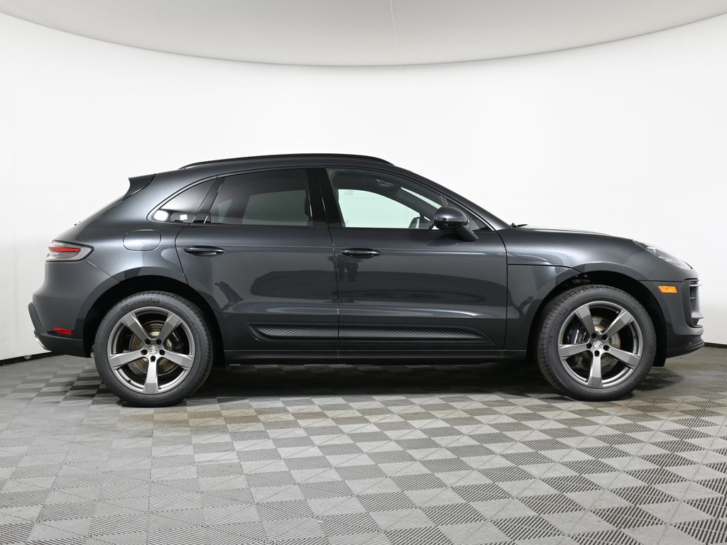 Thumbnail: 2025 Porsche Macan - 8