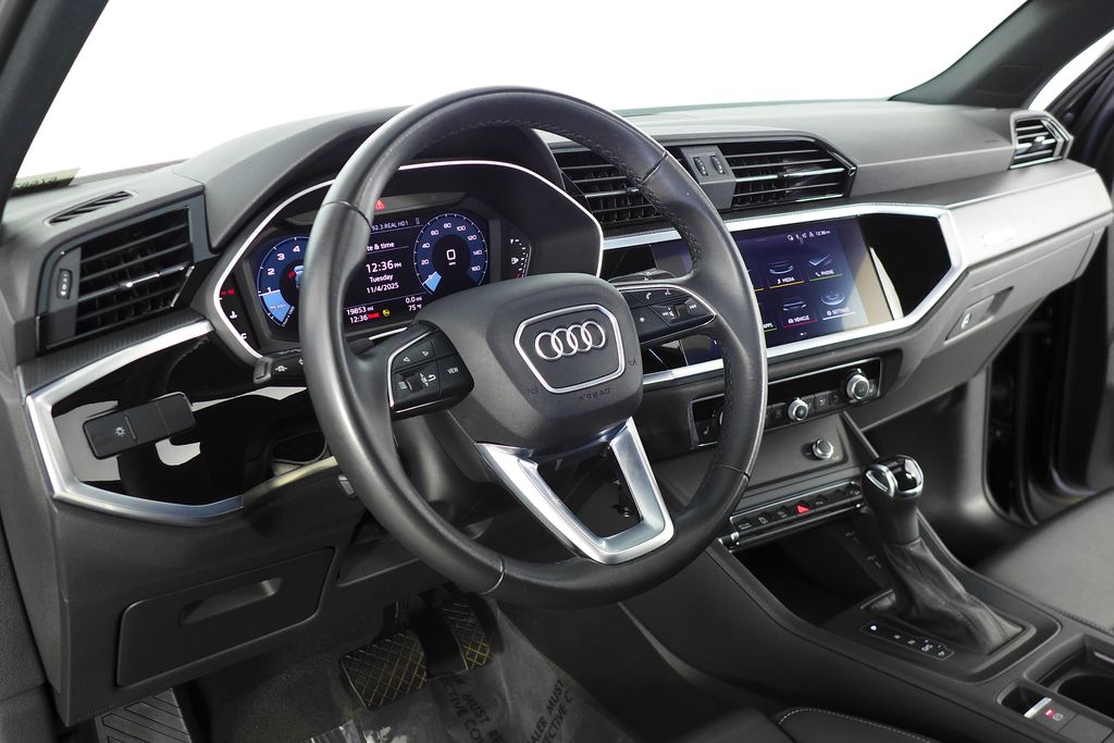 Thumbnail: 2022 Audi Q3 - 31