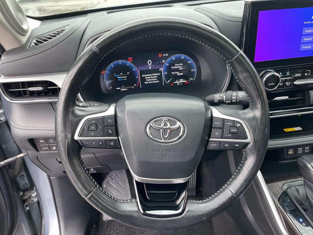 Used 2023 Toyota Highlander SUV
