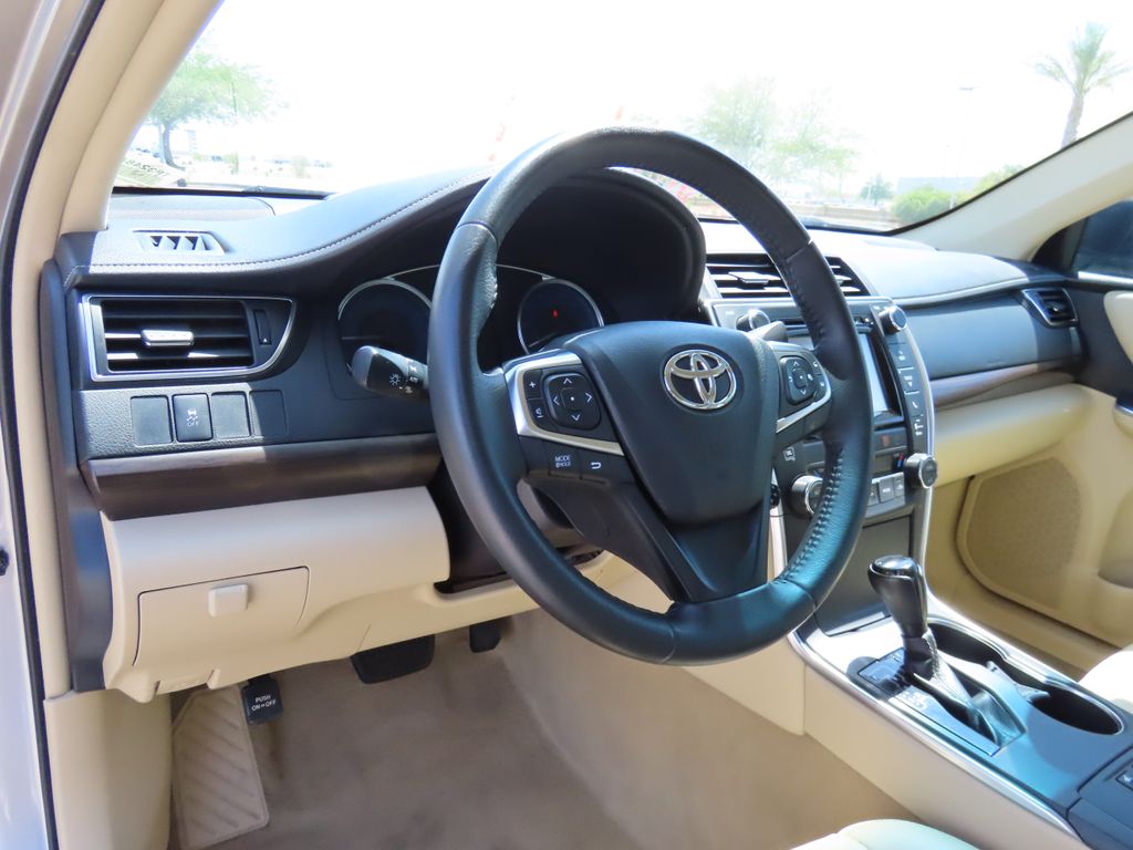 2017 Toyota Camry XLE 9