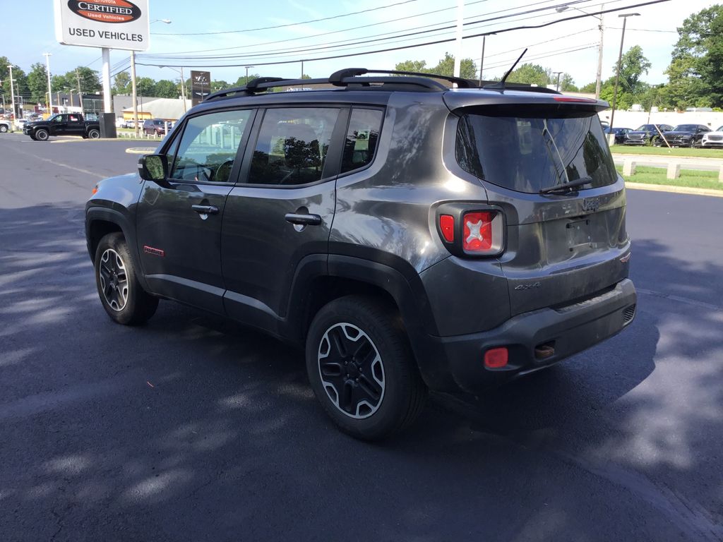 Thumbnail: 2016 Jeep Renegade - 3