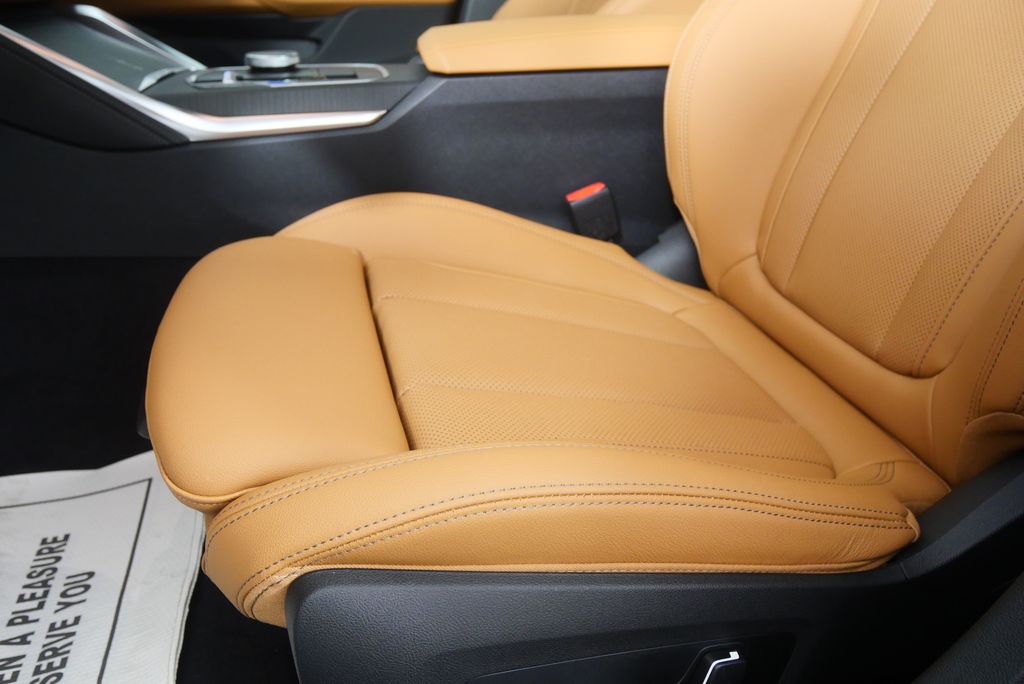 Thumbnail: 2026 BMW i4 - 9