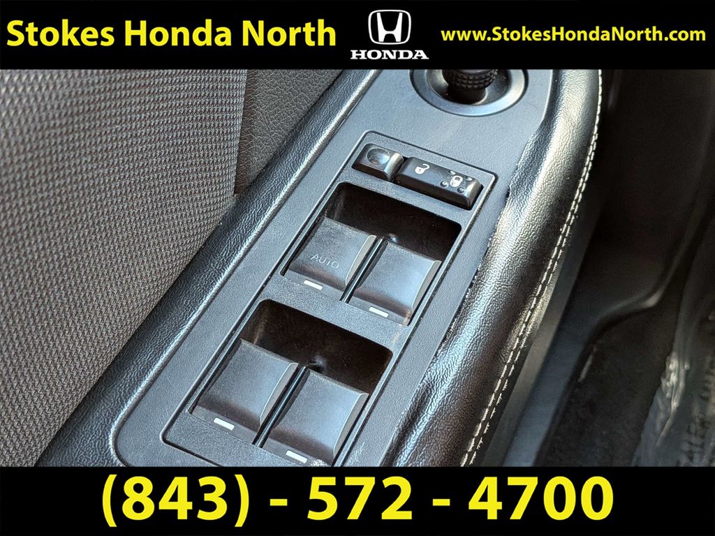 Used 2014 Dodge Avenger Sedan