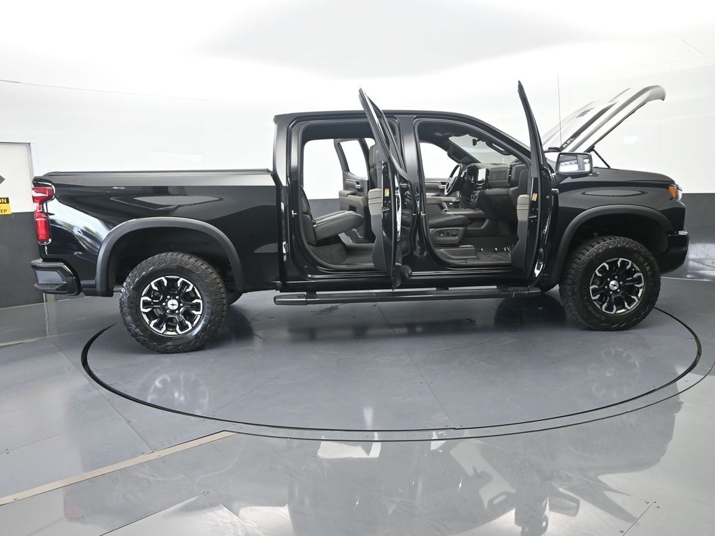 Used 2025 Black Chevrolet ZR2 image 84