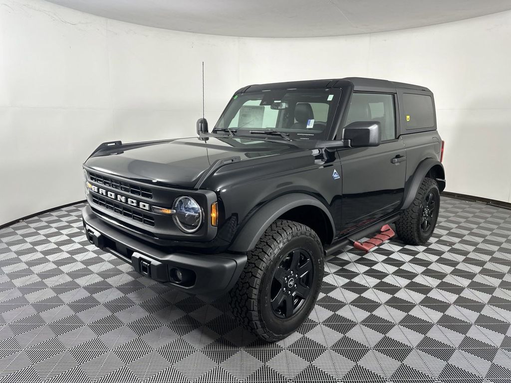 2024 Ford Bronco Black Diamond 3