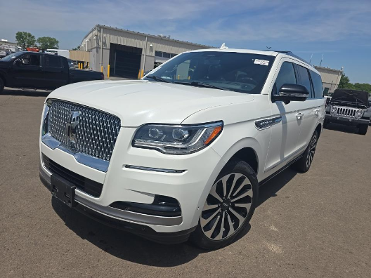 White Metallic 2022 Lincoln Navigator SUV / Crossover Four-Wheel Drive Automatic