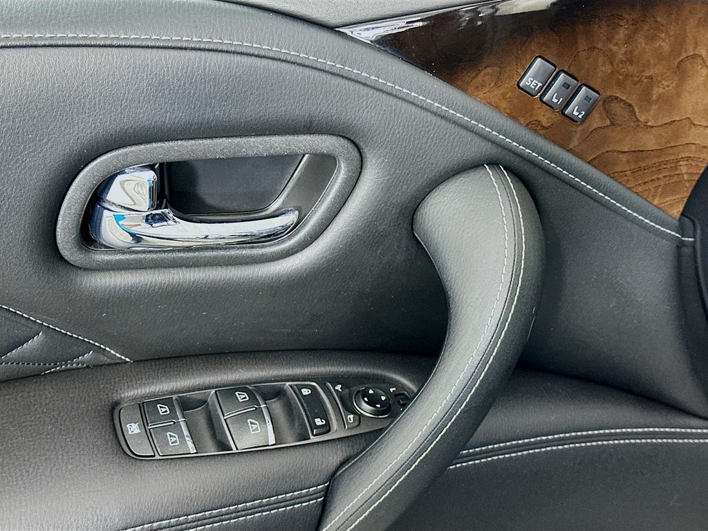 Thumbnail: 2019 INFINITI QX80 - 18