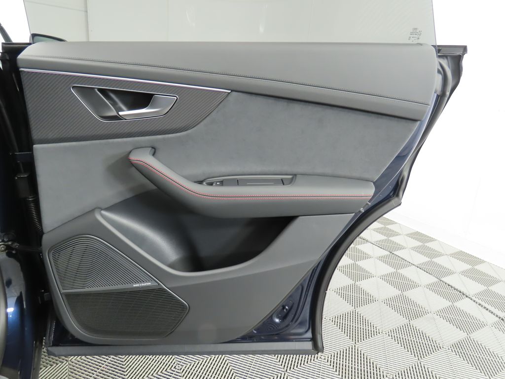 2025 Audi RS Q8 4.0T 29