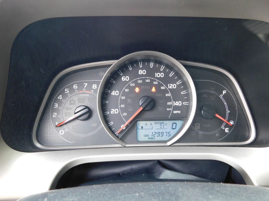 2014 Toyota RAV4 LE 11