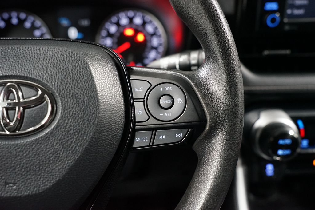 Thumbnail: 2021 Toyota RAV4 - 13