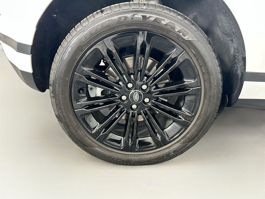 Thumbnail: 2025 Land Rover Range Rover Evoque - 32